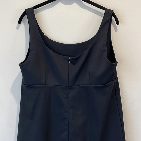 Gap maternity size M scoop neck simple black dress - Picture 4 of 9